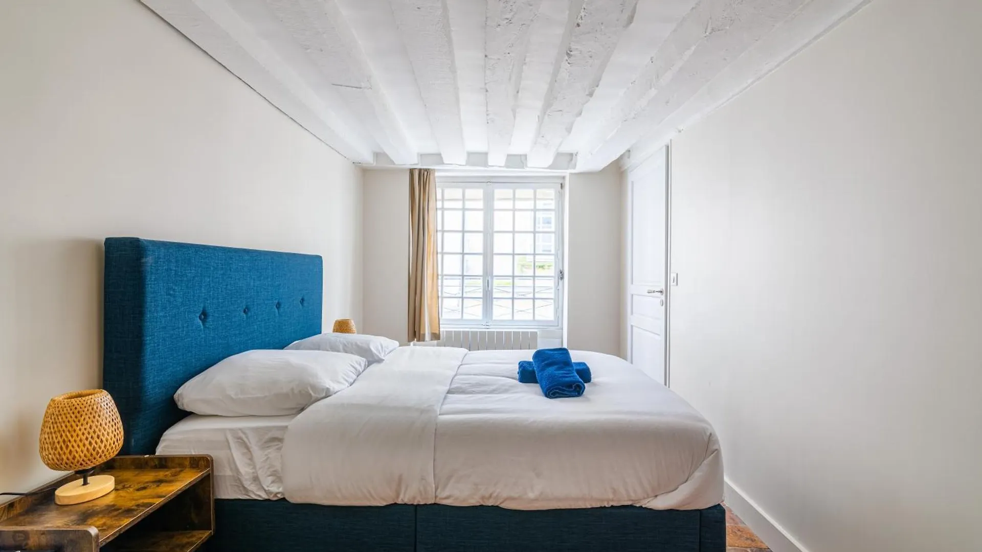 Appartement Au Coeur De Paris Ile Saint-Louis Free Netflix